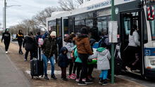 Atención, INMIGRANTES en Nueva York: por qué están enviando autobuses con varios INDOCUMENTADOS de regreso a Texas