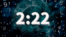 ¿Qué significa ver la hora espejo 2:22 en el reloj?