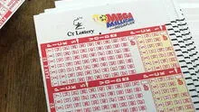 Gana el Mega Millions con dos boletos iguales, pero un error lo deja sin premio y ahora busca justicia en California