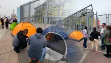 Padres acampan en el colegio Alfonso Ugarte de San Isidro para obtener matrícula escolar: "Uno lo hace por amor"