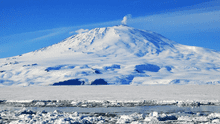 Científicos revelan que existen 100 volcanes ocultos en la Antártida que despertarán por el deshielo