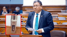 Congresista Jorge Flores Ancachi regala botellas de vino con su rostro por Navidad