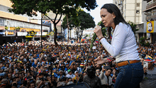 Dictadura de Maduro secuestra a María Corina Machado tras violento ataque contra motos que la trasladaban