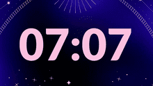 ¿Qué significa ver la hora espejo 07:07 en el reloj?