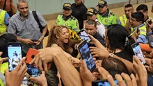 Shakira enloquece a sus fans en Lima: así fue su llegada al aeropuerto antes del concierto