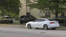 Tiroteo en Miami-Dade deja una mujer muerta y 2 niños heridos mientras viajaban en su auto: aún no identifican a sospechosos