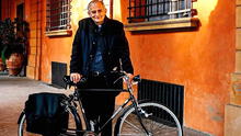 ¿Quién es Matteo Zuppi, el cardenal que recorre Roma en bicicleta y podría ser el primer papa italiano en casi 50 años?