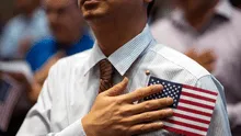 Buenas noticias para inmigrantes en EEUU: nuevo proyecto de ley abriría un camino hacia la ciudadanía americana para trabajadores de este sector