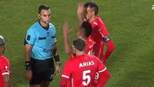 Christian Cueva 'explotó' contra el árbitro tras derrota de Cienciano: se le fue encima y vio la amarilla