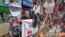Paro nacional: manifestantes queman antorcha de una rata cerca al Congreso