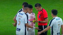 Carlos Zambrano se sorprendió con su tarjeta roja: no sabía que tenía 2 amarillas y dejó a Alianza Lima con 10 hombres Carlos Zambrano se sorprendió con su tarjeta roja: no sabía que tenía 2 amarillas y dejó a Alianza Lima con 10 hombres