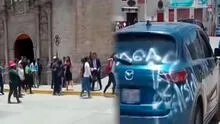 Mujer interrumpe boda religiosa de su expareja en Andahuaylas para exigirle que pague la pensión de su hijo y terminan en la comisaría