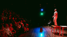 Mestizajes en escena: “Eso de ser ainoko”, la obra de teatro que explora las mezclas culturales que nos constituyen