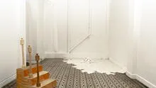 Las emociones y los recuerdos: la instalación “Recordar, desestructurar: Habitar” de Fiorella Gonzales Vigil