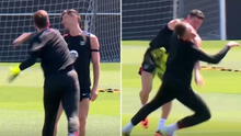 Lewandowski y Szczęsny protagonizan curiosa 'pelea': 'puñetazo' y K.O. del portero al delantero en el entrenamiento del Barcelona Lewandowski y Szczęsny protagonizan curiosa 'pelea': 'puñetazo' y K.O. del portero al delantero en el entrenamiento del Barcelona