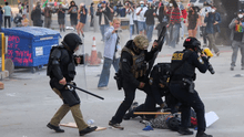 Violentas protestas en Los Ángeles tras redadas migratorias: gases lacrimógenos y enfrentamientos con la Policía se intensifican
