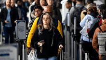 ¡Pésimas noticias para los viajeros! Nuevas medidas de la Unión Europea te obligarían a pagar por el equipaje de mano en cabina