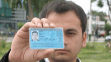 ¿Qué tipo de foto te piden para sacar el DNI?: ¿carnet o pasaporte?