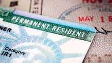 Falsificar la Green Card en EEUU puede iniciar un proceso directo a la deportación