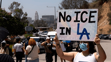 Redadas en Los Ángeles: manifestantes se reúnen afuera de estadio para protestar contra operativos del ICE