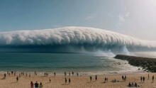 Impresionantes imágenes del "tsunami de nubes" que azota las playas de Portugal