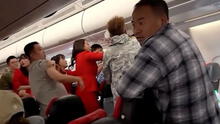 Pasajeros se agarran a golpes durante vuelo a China porque no dejaban de hablar al apagar las luces: "Quiero dormir"