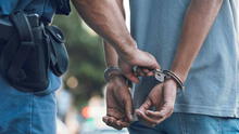 Detienen a banda delictiva venezolana que secuestraba turistas brasileños en Chile: integrante seducía a víctimas y lo extorsionaban Detienen a banda delictiva venezolana que secuestraba turistas brasileños en Chile: integrante seducía a víctimas y lo extorsionaban