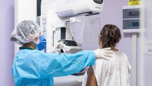 Falta de especialistas para mamógrafos y con resultados tardíos: el cáncer de mama se detecta muy tarde en el Perú Falta de especialistas para mamógrafos y con resultados tardíos: el cáncer de mama se detecta muy tarde en el Perú