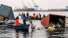 ¿Es legal vender los productos de los contenedores que se cayeron al mar en el Callao? Esto dice el derecho marítimo, según experto