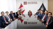 Delegación de la Corte de la Libertad visita línea de producción de microformas con valor legal del archivo de la Corte del Santa