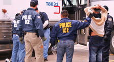 Buenas noticias para inmigrantes en EEUU: la policía no puede detenerte por este motivo en Texas