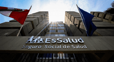 EsSalud permite afiliación de cónyuges y convivientes en el seguro social: este es el requisito