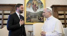 JD Vance extiende invitación de Trump al Papa León XIV para visitar Estados Unidos y este le responde: "En algún momento"
