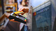 ¿Te cobran 5% extra cuando pagas con tarjeta en Perú?  Indecopi responde si es una práctica legal y cuándo puedes denunciarla