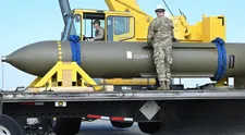 Estados Unidos es el único país que cuenta con una bomba "rompebúnkeres" capaz de destruir las centrales nucleares subterráneas de Irán