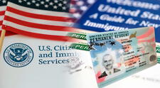 USCIS y los cambios en la Green Card: inmigrantes podrán obtener el documento en menos tiempo en 2025
