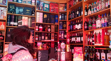 35% de la zona comercial de Tacna sería afectada en el 2026 por el fin de importación de licores