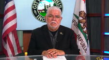 Alcalde de Perris en California pide a inmigrantes que se queden en casa tras reportes de redadas de ICE: “No salgan y no abran la puerta”