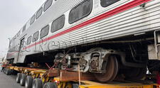 Piezas oxidadas, asientos rasgados y espacios reducidos: así son los coches del tren Lima-Chosica de Rafael López Aliaga