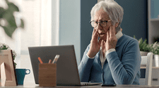 Mujer de 67 años encuentra al "amor de su vida" y este la estafa con miles de euros en Francia: "Fue mi error confiar"