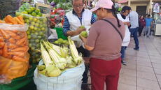 Precios de huevo y tomate se incrementan hasta en S/1 en mercados de Arequipa