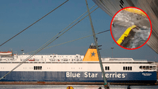 Hombre intenta abordar ferry tras llegar tarde, pero muere al ser empujado al mar por el personal