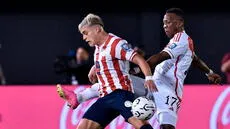 Hinchas critican duramente a Luis Advíncula tras expulsión en el Perú vs. Paraguay: "Sosa lo jubiló"