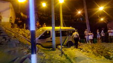 Accidente en Pasamayito: miniván se despistó, chocó con un poste y dejó 3 niños heridos