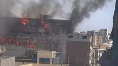 Cercado de Lima: fuerte incendio consume edificio en Jr. Áncash