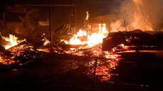 Incendio en carpintería de Gobierno Regional de Arequipa: fuego se expandió hasta albergue infantil