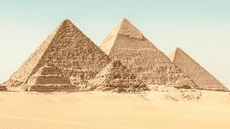 Arqueólogos descubren enigmática estructura cerca a las pirámides de Giza en Egipto en forma de L