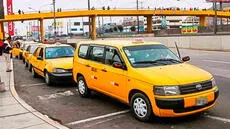 Taxistas pagan S/100 para no pintar taxis de amarillo en mercado negro de afiliaciones