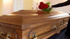 Familia denuncia a funeraria por colocar a otro cadáver en el ataúd de su tío