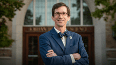 Inmigrante venezolano fue elegido rector en prestigiosa universidad de Estados Unidos: tuvo cáncer y es reconocido mundialmente